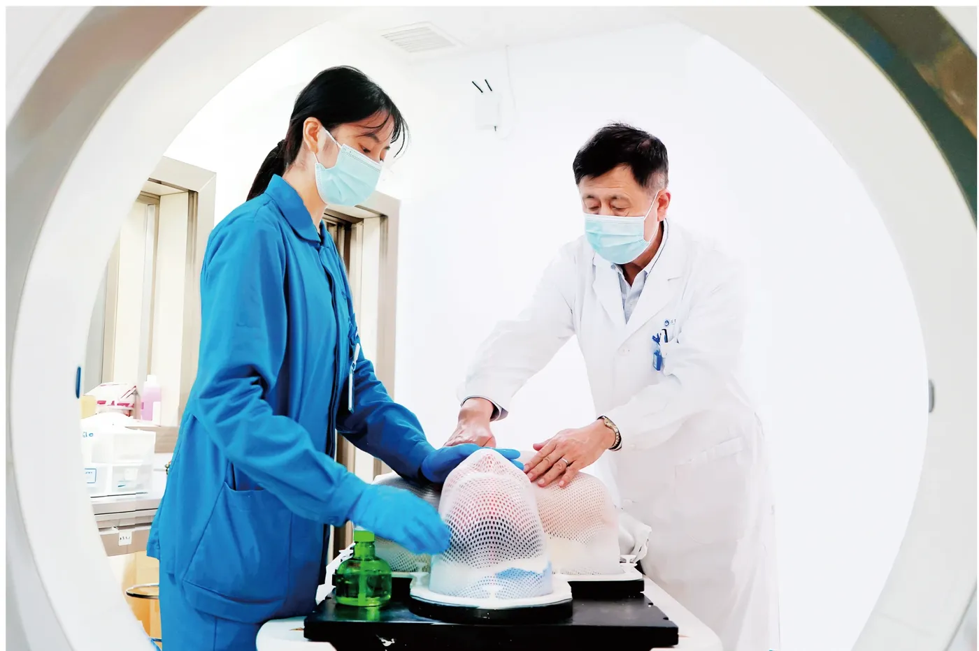 Siemens large-bore simulation CT treatment room (official hospital material)