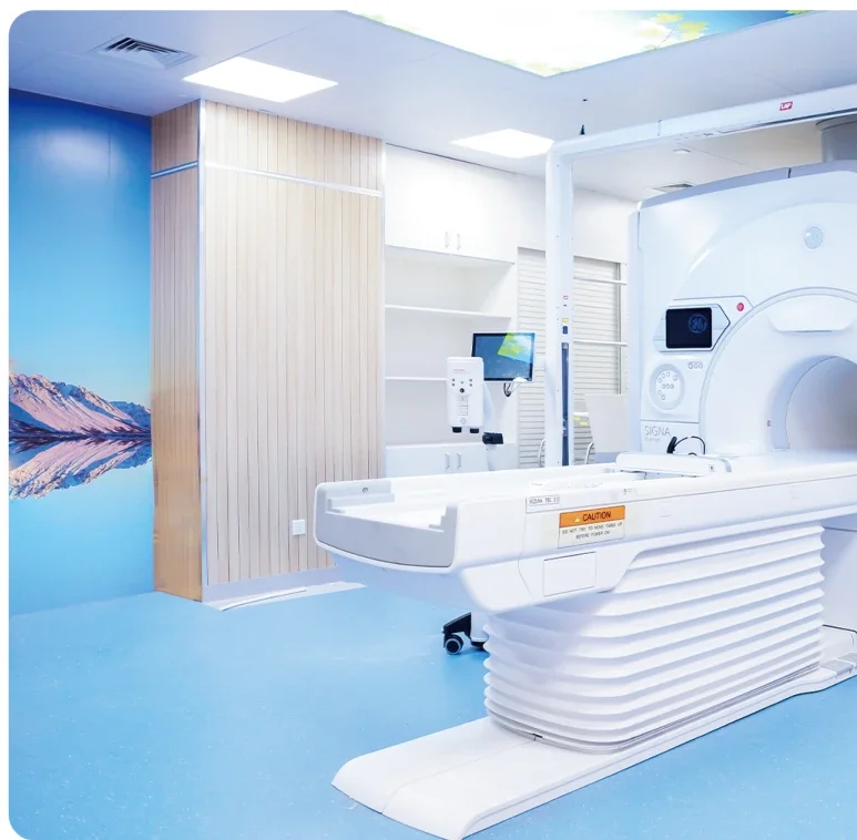 GE SIGNA Premier 3.0T MRI treatment room (official hospital material)