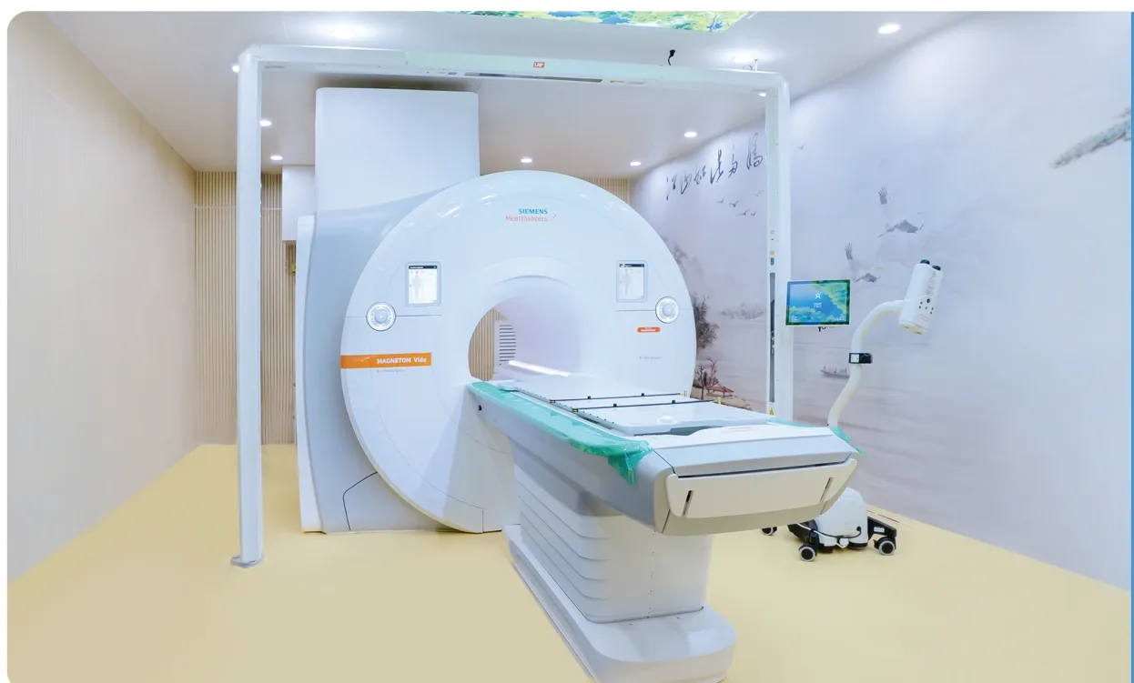 Siemens MAGNETOM Vida simulation MRI treatment room (official hospital material)