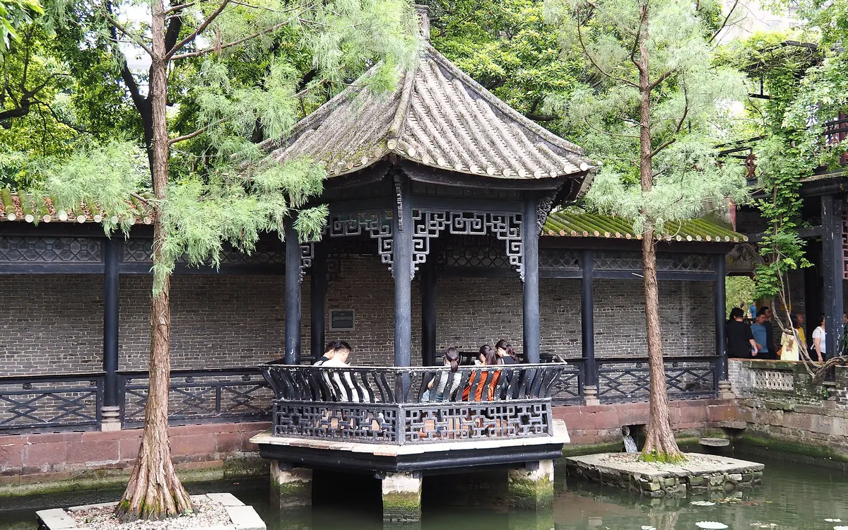 Lingnan garden and Cantonese delicacies in Shunde